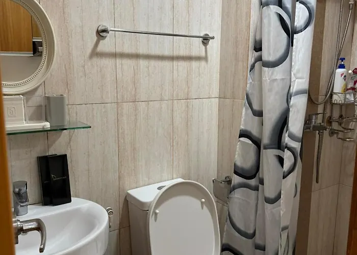 Aparthotel Cozy Units Staycation In Ermita Nearrobinsons Mall *